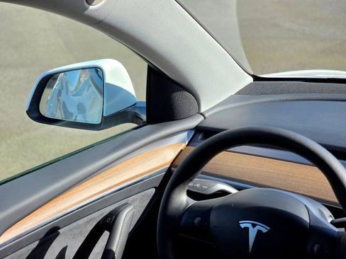 Used 2023 Tesla Model Y Long Range AWD/4WD image 15