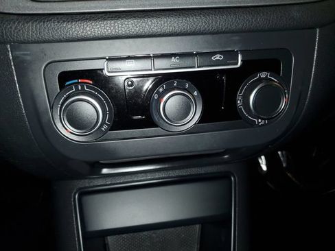 Used 2012 Volkswagen Tiguan S FWD image 18