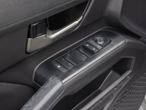 Certified 2025 Toyota Tacoma TRD Off-Road AWD/4WD image 10