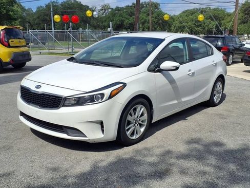 Used 2017 Kia Forte LX w/ LX Popular Package FWD image 3