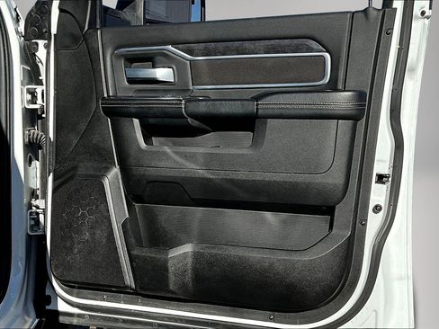 Used 2024 RAM 3500 Big Horn image 29