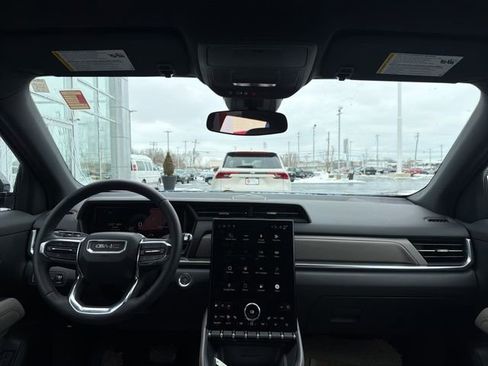 Used 2025 GMC Terrain Elevation w/ Elevation Premium Package image 13