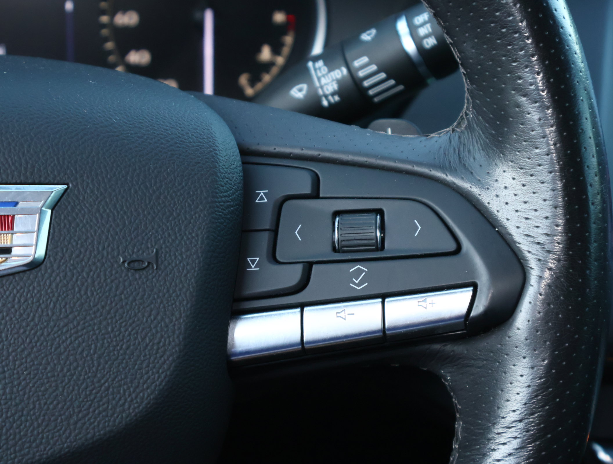 Used 2023 Cadillac XT4 Sport FWD image 16