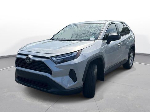 Used 2025 Toyota RAV4 LE AWD/4WD image 2