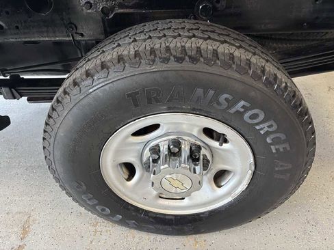 Used 2004 Chevrolet Silverado 2500 W/T RWD image 21