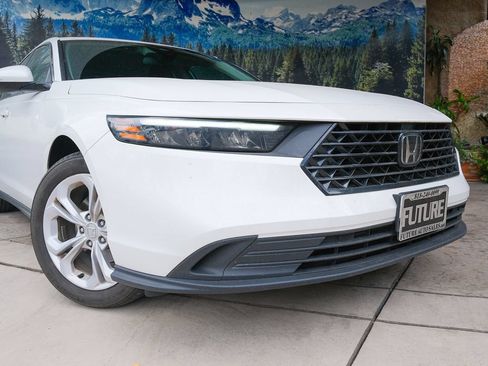 Used 2025 Honda Accord LX image 6