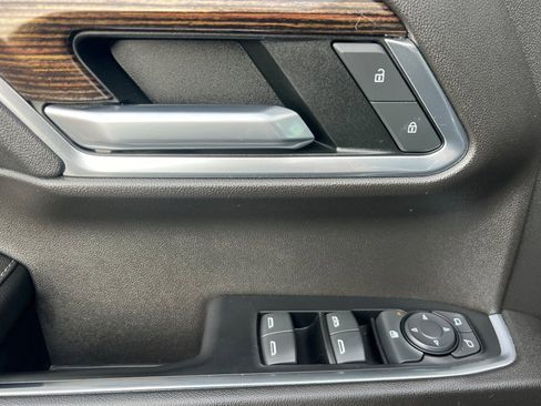 Used 2022 GMC Sierra 1500 SLE image 8