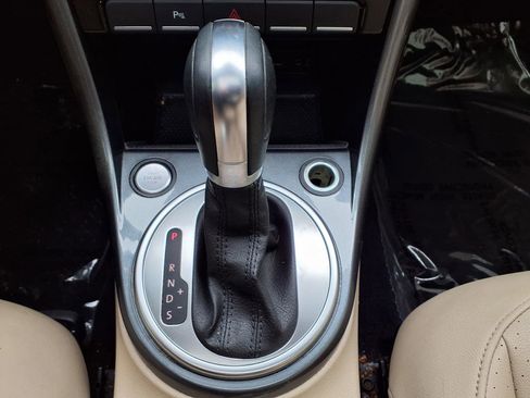 Used 2018 Volkswagen Beetle 2.0T SE w/ SE Premium Package image 20