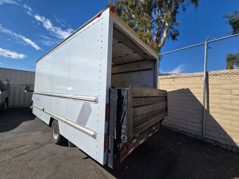 Used 2012 GMC Savana 3500 image 5