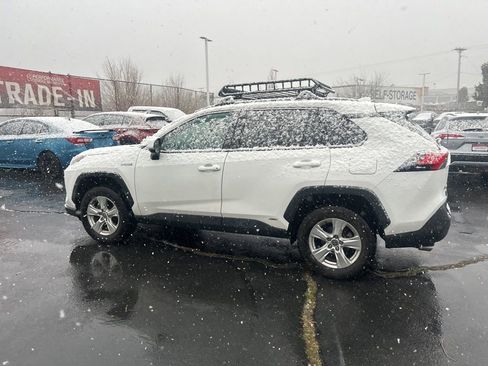 Used 2021 Toyota RAV4 XLE w/ Convenience Package image 8