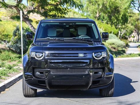 Used 2025 Land Rover Defender 110 X-Dynamic SE AWD/4WD image 2
