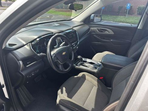 Used 2018 Chevrolet Traverse LT FWD image 9
