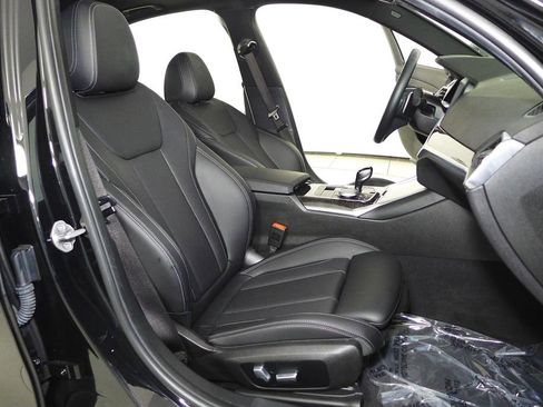 Used 2022 BMW 330e w/ Driving Assistance Package image 19