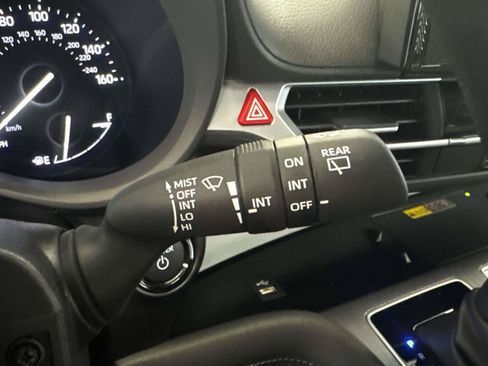 Used 2026 Toyota Sienna LE FWD image 24