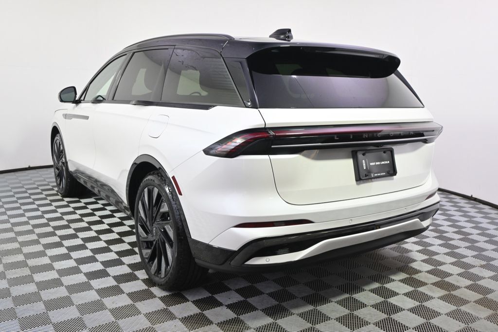 New 2026 Lincoln Nautilus Reserve w/ Jet Appearance Package AWD/4WD image 4
