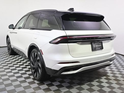New 2026 Lincoln Nautilus Reserve w/ Jet Appearance Package AWD/4WD image 4
