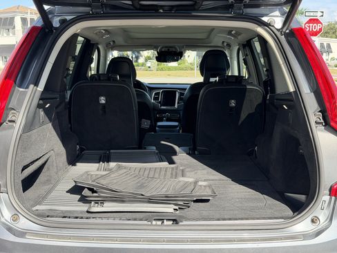 Used 2017 Volvo XC90 T5 Momentum w/ Vision Package image 12