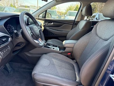 Used 2019 Hyundai Santa Fe SE image 9
