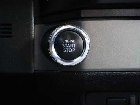 Used 2019 Toyota Tacoma TRD Sport w/ Technology Package image 31