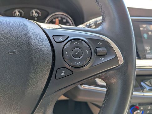 Used 2025 Buick Enclave Preferred FWD image 21