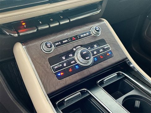 Used 2022 Lincoln Aviator Reserve w/ Equipment Group 201A image 14