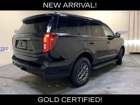 Certified 2025 Ford Expedition Active AWD/4WD image 3