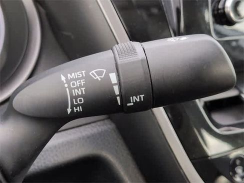 Used 2023 Toyota Camry SE image 24