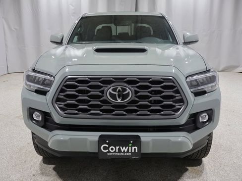 Used 2023 Toyota Tacoma TRD Sport w/ TRD Premium Sport Package AWD/4WD image 9