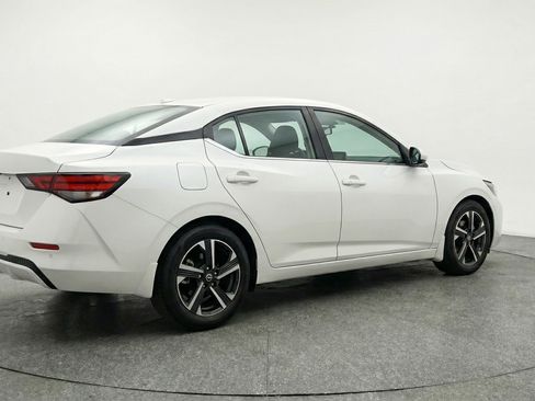 Used 2025 Nissan Sentra SV image 9