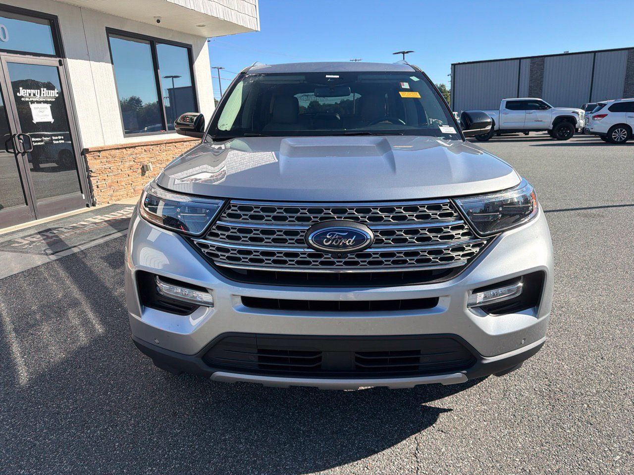 Used 2022 Ford Explorer Limited w/ Equipment Group 301A AWD/4WD image 12