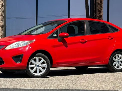 Used 2012 Ford Fiesta SE image 4
