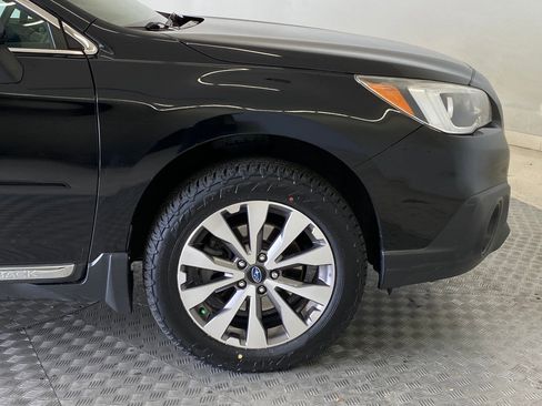 Used 2017 Subaru Outback 3.6R Touring image 11