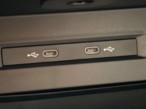 New 2025 Volkswagen Taos SE image 14