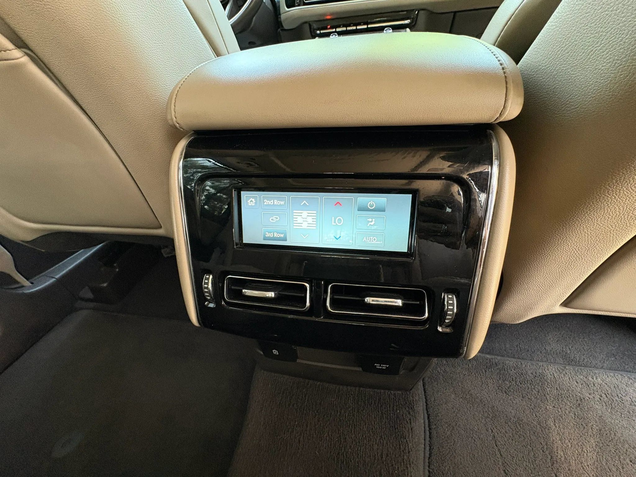 Used 2020 Lincoln Aviator Reserve w/ Equipment Group 202A AWD/4WD image 22