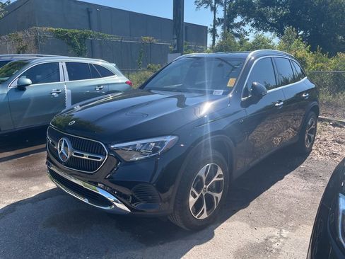 Used 2026 Mercedes-Benz GLC 350e 4MATIC image 2