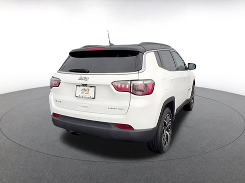 Used 2025 Jeep Compass Limited image 15