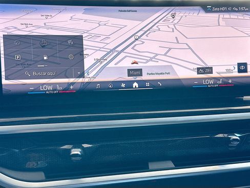 Used 2024 BMW X5 sDrive40i w/ M Sport Package image 13