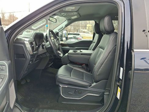 Used 2022 Ford F150 Lariat image 11