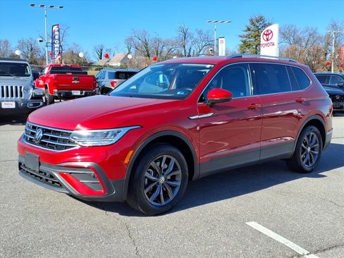 Used 2022 Volkswagen Tiguan SE image 8
