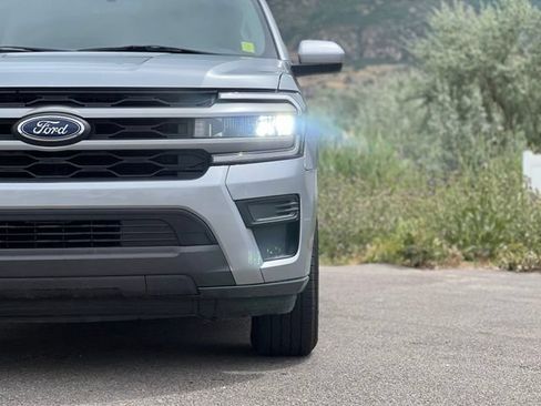 Used 2024 Ford Expedition XLT AWD/4WD image 12
