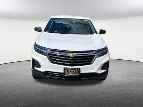 Used 2023 Chevrolet Equinox LS w/ LS Convenience Package AWD/4WD image 2