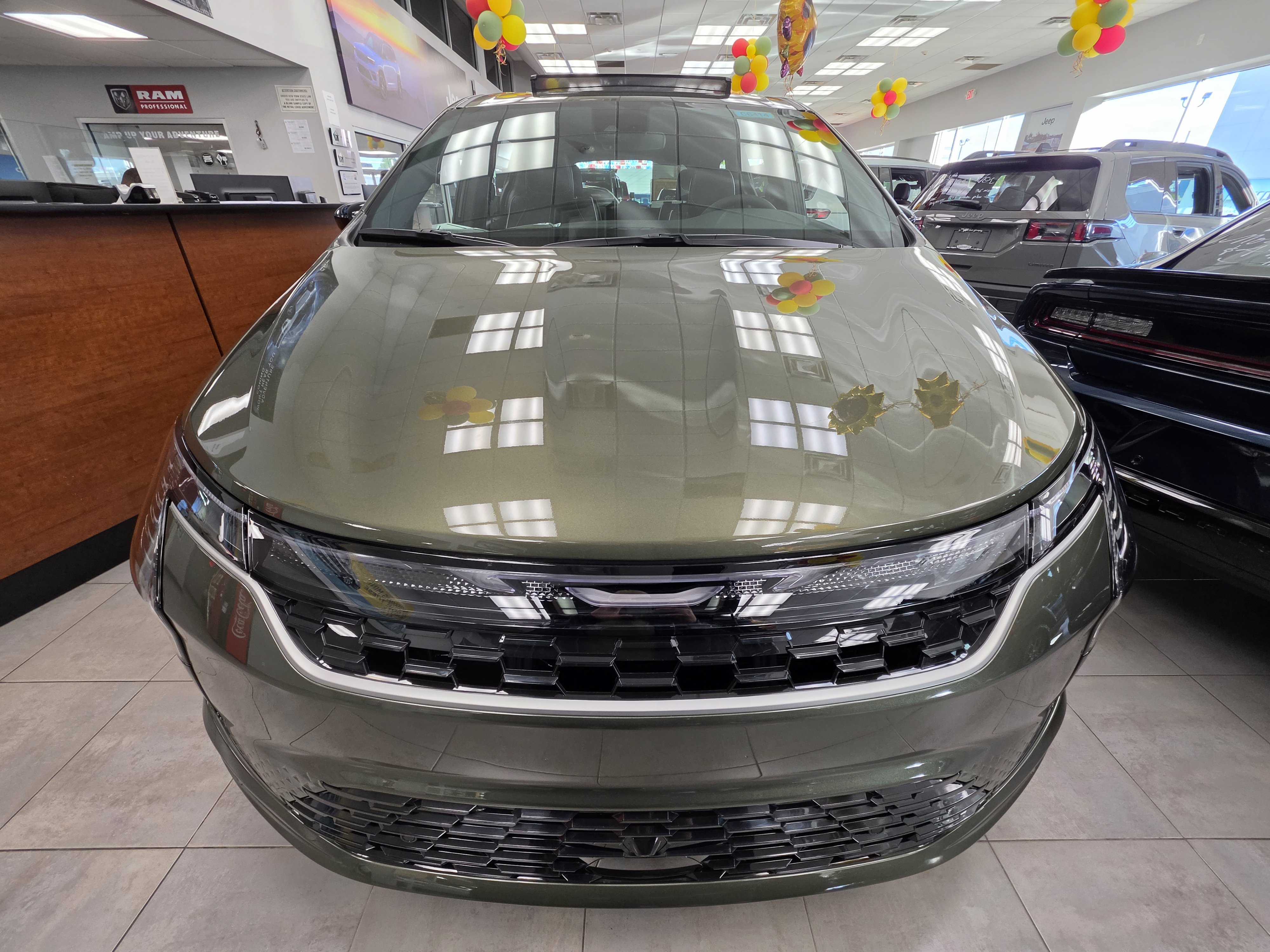 New 2027 Chrysler Pacifica Limited FWD image 6