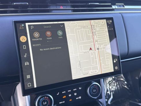 Used 2023 Land Rover Range Rover SE image 15