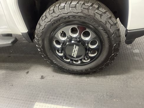 Used 2023 GMC Sierra 3500 Denali image 27