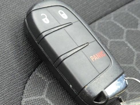 Used 2018 Jeep Compass Sport image 34