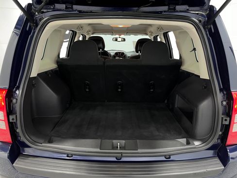 Used 2014 Jeep Patriot Latitude w/ All Weather Capability Group AWD/4WD image 22