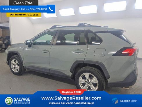 Used 2020 Toyota RAV4 XLE w/ Convenience Package image 3