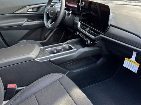 New 2026 Chevrolet Equinox EV LT image 16