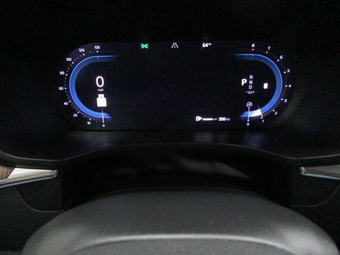 Used 2022 Volvo XC60 B5 Momentum image 21