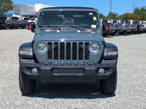 Used 2024 Jeep Wrangler Sport AWD/4WD image 3